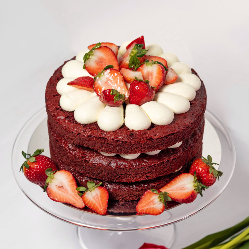 RED VELVET STRAWBERRY CAKE